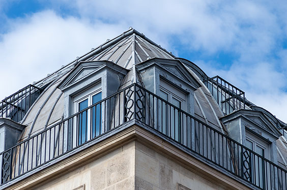 Paris, France, september 2021. Corner detail of a building in Ru